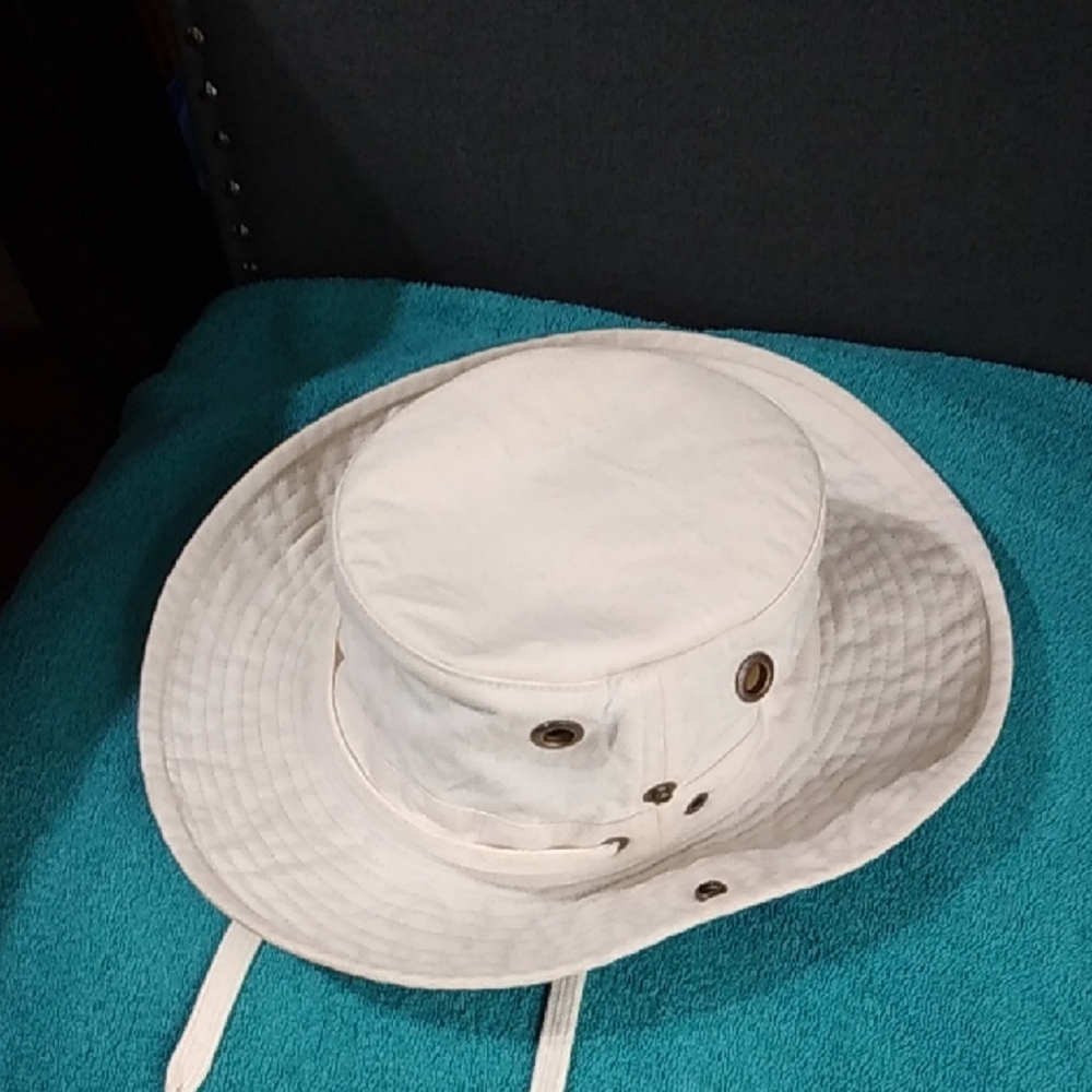 TILLEY HAT Cream / Green Inner Brim Size 7 3/8  23 1/4 In.